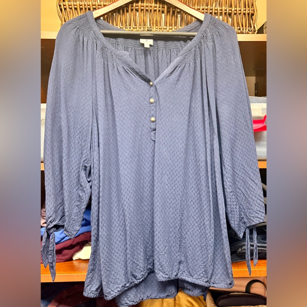 Dressbarn Navy Textured Blouse